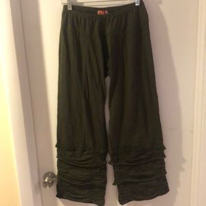 Yoga pant fit with unique gather at bottom.